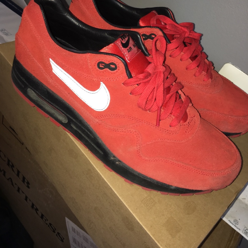 Air max 1 raging bull
